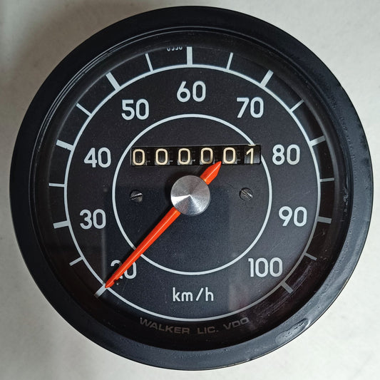 Speedometer/odometer. Avia