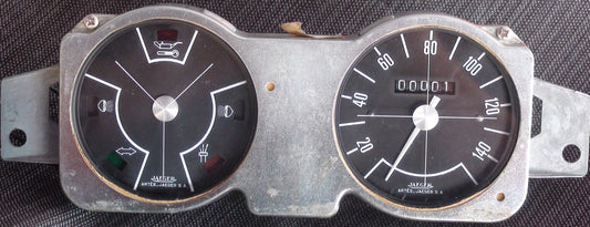 Instrumententafel des Renault R-8 der 2. Serie