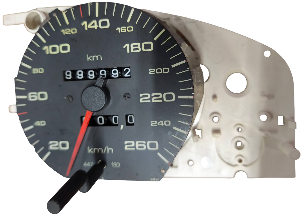 Speedometer/odometer. AUDI 100 C3
